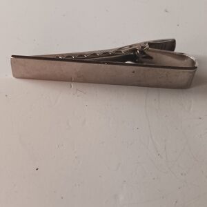 Vintage Mens tie holder speung clasps 1960s era silver color